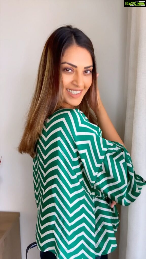 Anushka Ranjan Instagram - Can you believe a hair smoothening treatment can be done in just 5 minutes? Check out my salon-like smoothening treatment at home with the new Extraordinary Oil Steam Mask in 2 easy steps! @lorealparis @flipkart #KeepItSteaming #ExOilSteamToShine #SteamToUnfrizz #Collab