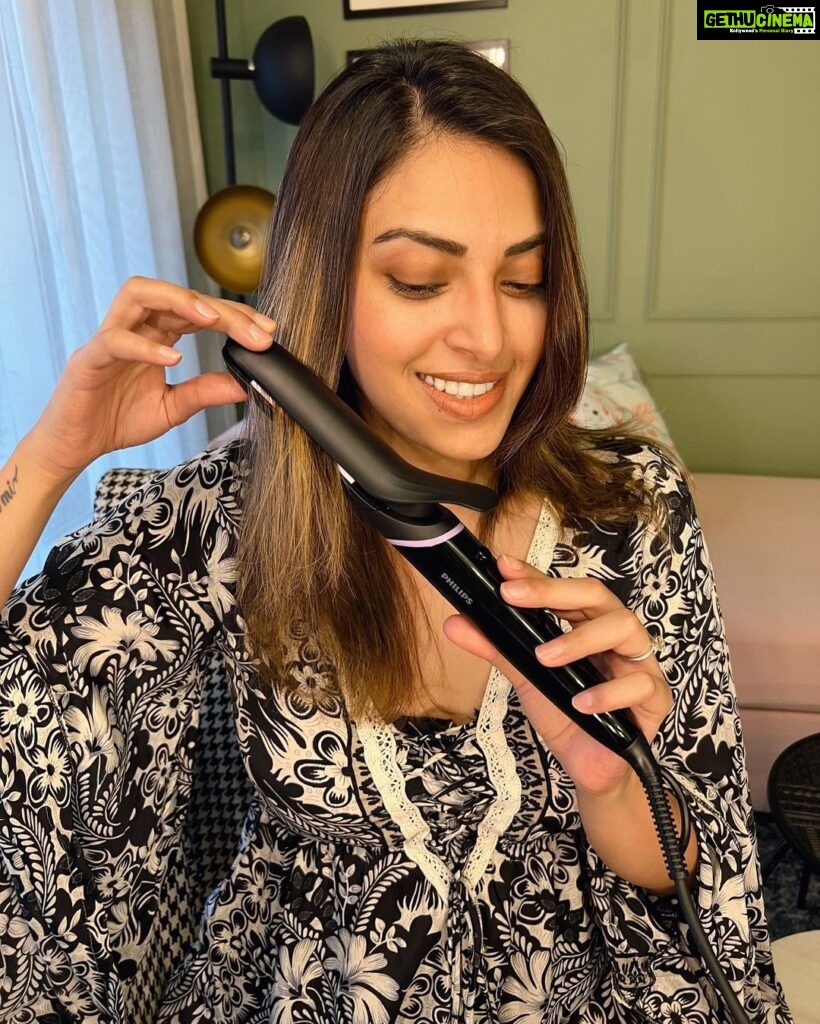 Anushka Ranjan Instagram - @akansharanjankapoor Thank you so much for the Philips hair styling gift, and for the wonderful gift of being a part of my life. Kanchi, I love being with you all the time. I like to dress you up like a doll. Oh sweetheart. My little one who is always with me. You’re my best friend. My partner in crime. My #StyleSister. Head to @philipsindia and tell us how your #StyleSister has helped shape your style in the comments and stand a chance to win the Philips hair styling gift with your #StyleSister #Philips #StyleWithPhilips