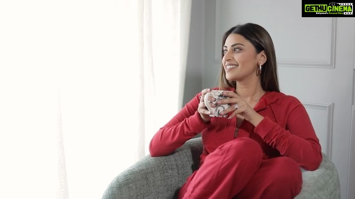 Anushka Ranjan Instagram - For our new beginning, I wanted everything to be just right! I've found the perfect match for my sleep space with @duroflexworld. This scientifically engineered mattress from their signature Duropedic range comes with a 5 Zoned customized support and is doctor recommended. Plus the zero partner disturbance feature is a cherry on the top! #NothingLikeDuroflex #Sleep #SleepExperts #PerfectMatch