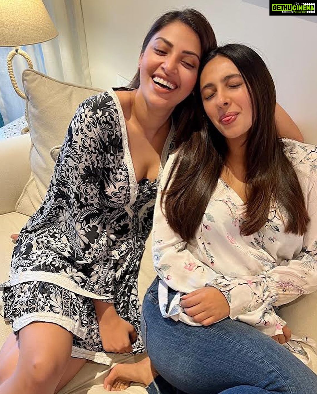 Anushka Ranjan Instagram - @akansharanjankapoor Thank you so much for the Philips hair styling gift, and for the wonderful gift of being a part of my life. Kanchi, I love being with you all the time. I like to dress you up like a doll. Oh sweetheart. My little one who is always with me. You’re my best friend. My partner in crime. My #StyleSister. Head to @philipsindia and tell us how your #StyleSister has helped shape your style in the comments and stand a chance to win the Philips hair styling gift with your #StyleSister #Philips #StyleWithPhilips