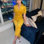 Anushka Ranjan Instagram - Yellow yellow dirty fellow💛🌻 Dubai, United Arab Emirates