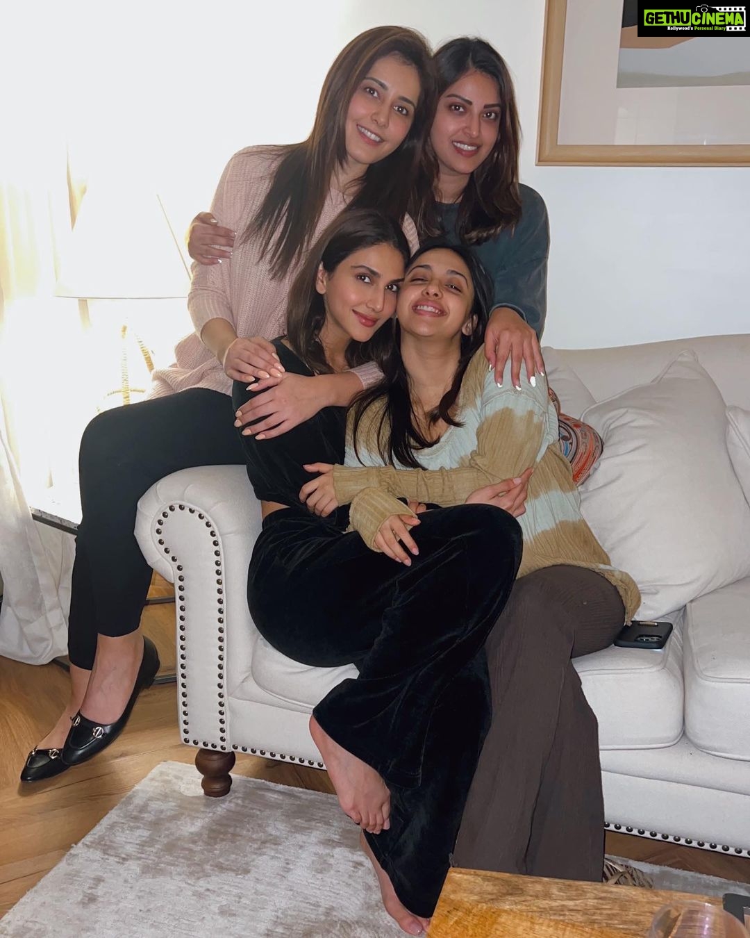 Anushka Ranjan Instagram - When cuteness overflows😌✨
