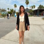 Anushka Ranjan Instagram - Walking in the sunshine - So lift up your hearts☀️ La Mer Beach