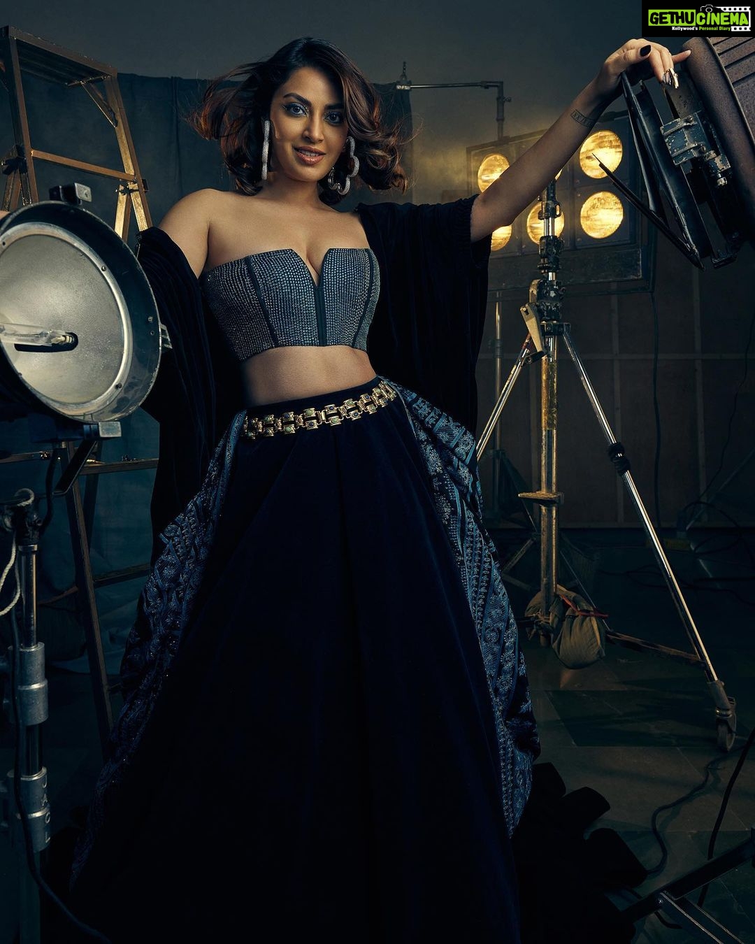 Anushka Ranjan Instagram - Portrait series | Season 4 - Mumbai Edition The immensely talented and gorgeous @anushkaranjan looking ethereal in our crystal bustier, velvet skirt with thread and crystal embroidered Kashmiri dupatta. . . Photographer - @karishmabediphotography Styling - @thetyagiakshay Assisted styling - @itsgrishma HMU - @mukuchyan.artistry Jewellery partner - @outhousejewellery Shoes - @paioshoes Coordinated by @divishlist . . #SidTytler #SiddarthaTytler #Fashion #India #IndianFashion #Luxury #Delhi #Style #menswear #ShopNow #Indiandesigner #womensfashion #BollywoodFashion