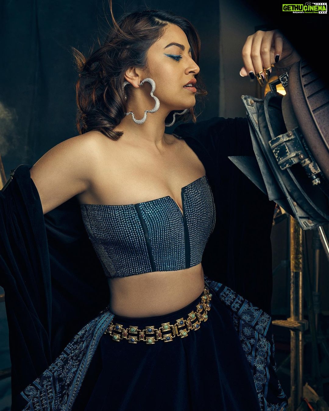 Anushka Ranjan Instagram - Portrait series | Season 4 - Mumbai Edition The immensely talented and gorgeous @anushkaranjan looking ethereal in our crystal bustier, velvet skirt with thread and crystal embroidered Kashmiri dupatta. . . Photographer - @karishmabediphotography Styling - @thetyagiakshay Assisted styling - @itsgrishma HMU - @mukuchyan.artistry Jewellery partner - @outhousejewellery Shoes - @paioshoes Coordinated by @divishlist . . #SidTytler #SiddarthaTytler #Fashion #India #IndianFashion #Luxury #Delhi #Style #menswear #ShopNow #Indiandesigner #womensfashion #BollywoodFashion
