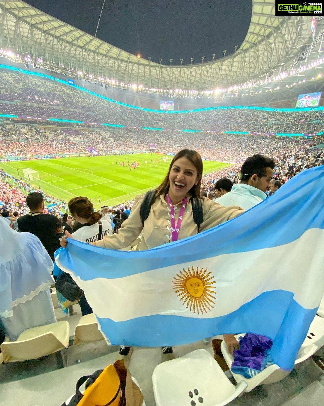 Anushka Ranjan Instagram - Had the most surreal experience yesterday! Argentina 🇦🇷 vs Croatia 🇭🇷 semi-finals in Qatar!!! Vamos Vamos Argentina⚽️💃🏽 #FifaWorldCup2022 @adidasindia Lusail Stadium