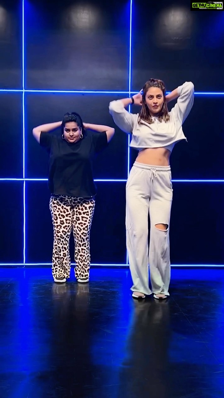 Anushka Ranjan Instagram - Did I make it in time with this song or am I late? Never mind.. here goes nothing 🥸 #DancerAnush
