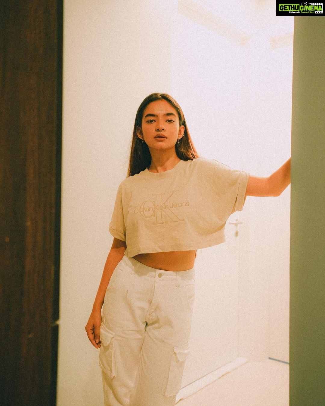 Anushka Sen Instagram - still got time 🪐✨⚡️ . . 📸 @smileplease_25