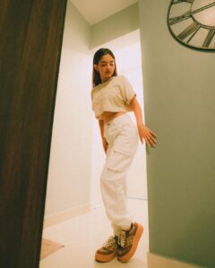 Anushka Sen Instagram - still got time 🪐✨⚡️ . . 📸 @smileplease_25