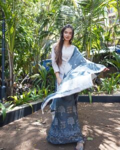 Anushka Sen Instagram - show me your thumka 😉
.
📸: @smileplease_25