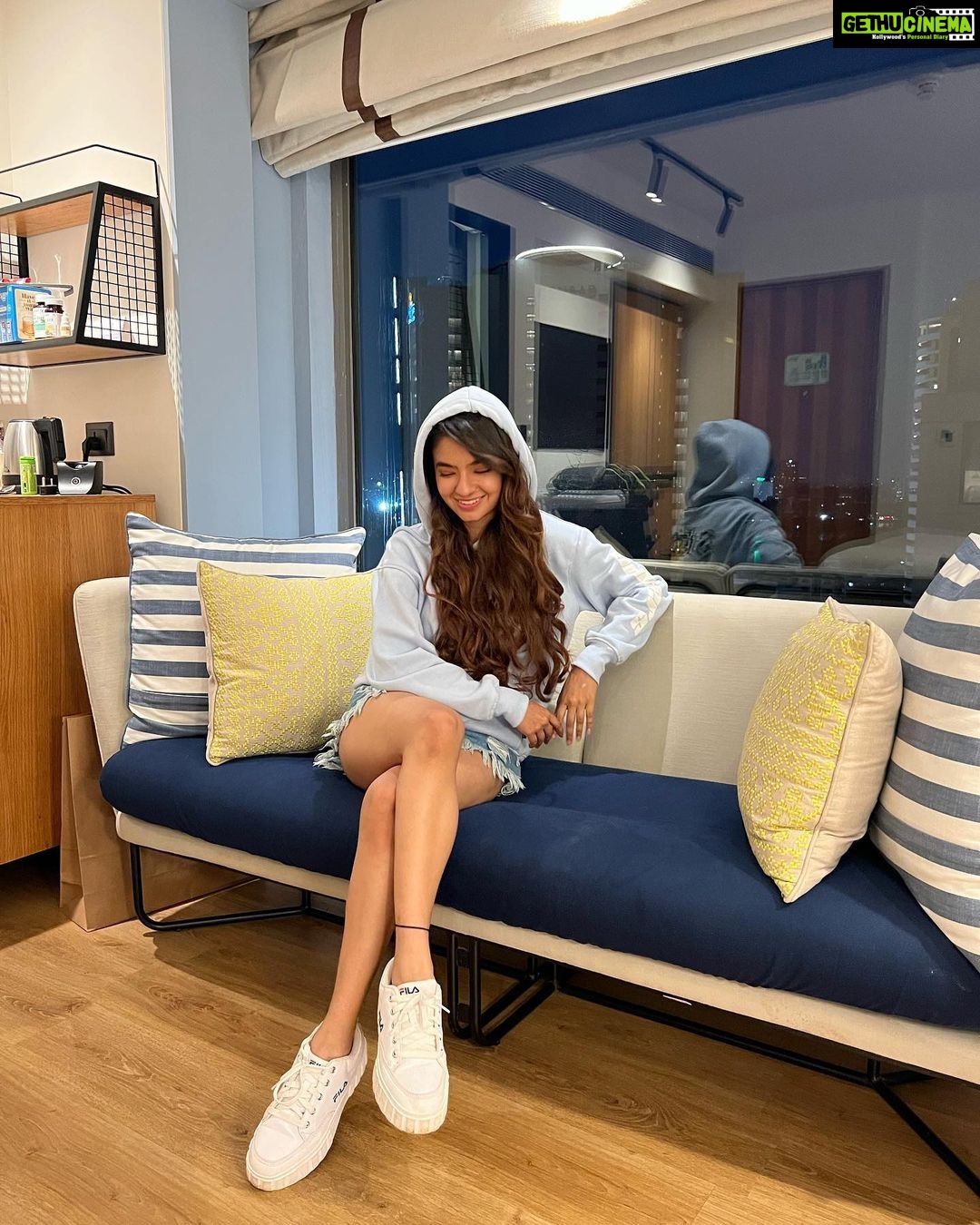 Anushka Sen Instagram - If I was a blue bird, Iād fly to you š . Hoodie @bonkers.corner Bangalore, India
