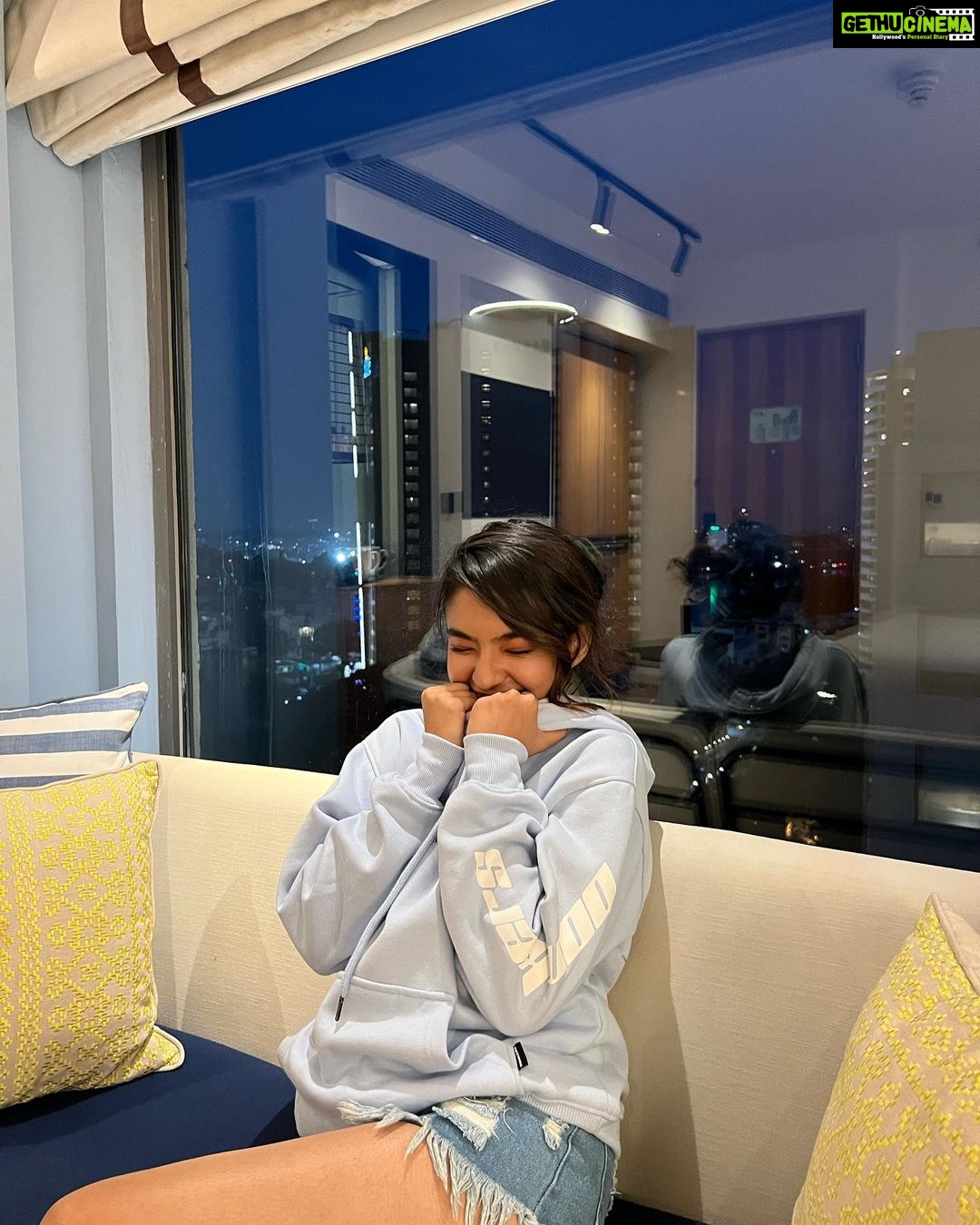 Anushka Sen Instagram - If I was a blue bird, Iād fly to you š . Hoodie @bonkers.corner Bangalore, India
