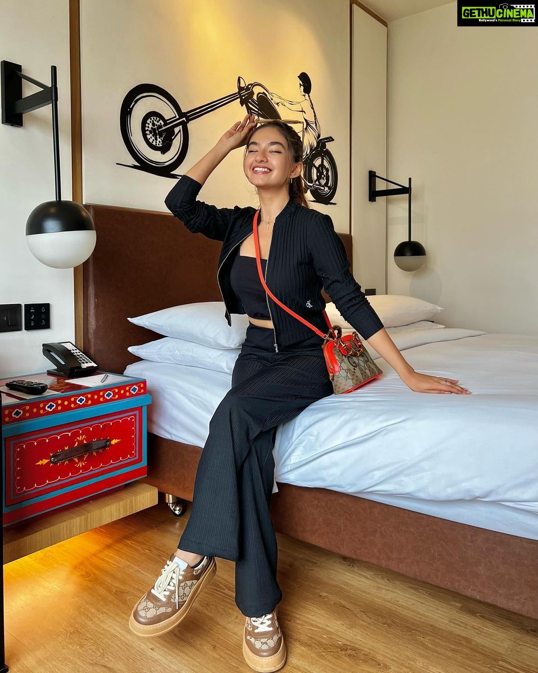 Anushka Sen Instagram - hello Bengaluru 🎥✈️🫶 Bangalore, India