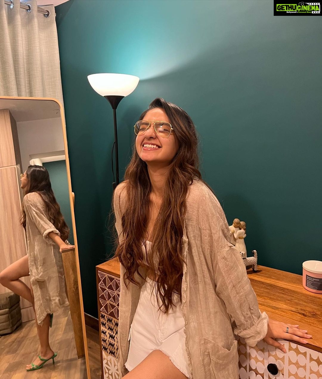 Anushka Sen Instagram - this week in Anushka’s life 🦦🎥
