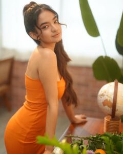 Anushka Sen Instagram - 🌷