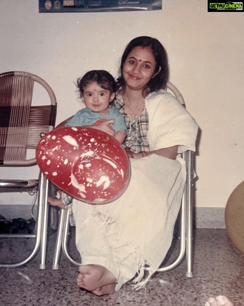 Anushka Sen Instagram - Happy Mother’s Day to my beautiful and lovely mumma!!! I love you so muchh ! Thank you for supporting me always and being the best best mother ever! You deserve the world’s happiness. Thanks for always having my back and making me smile. So lucky to be your daughter. love you maa @rajrupasen11 🧿🥰