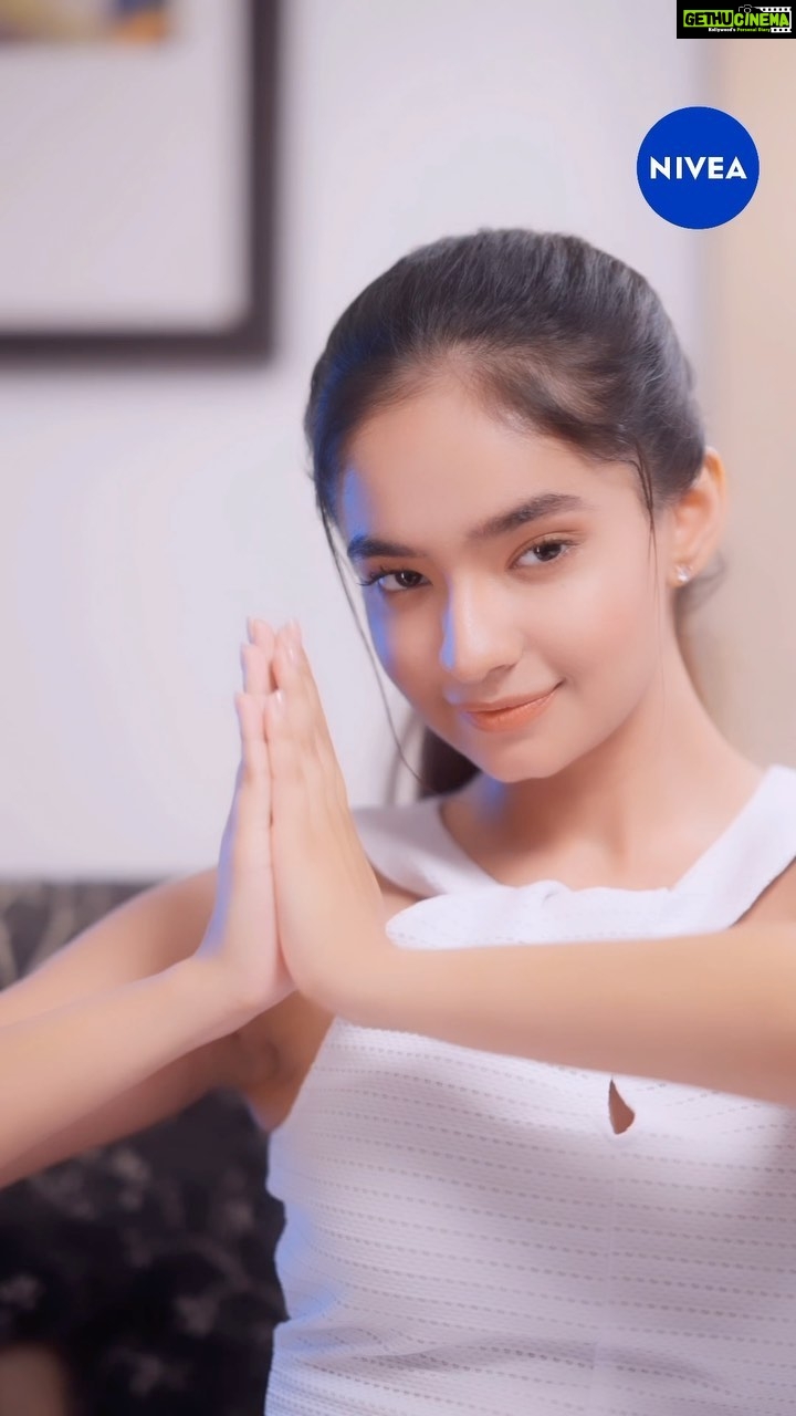 Anushka Sen Instagram - I hate this sticky-icky-icky skin in summer. But I love @taapsee & @niveaindia’s rhyme about it! 💙 And I love the NIVEA Gel Body Lotion even more! It’s so non-sticky, so hydrating, so amazing! 💧😍 Want to win some REALLY exciting prizes? 🤩 1. 🎶 Use the audio from this reel 2. 🎥 Record your own version creatively 3. #️⃣ Upload with #NIVEASummerSkinRhyme , @niveaindia , @anushkasen0408 So take #SkincarePeNoBreak this summer, with NIVEA Gel Body Lotions! ☀️✨ #collab with @niveaindia #NIVEAForYou #NIVEAIndia #NIVEA #skincare