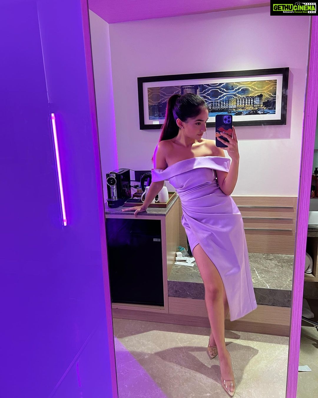 Anushka Sen Instagram - salsa dancin in my head 💜🤷♀️