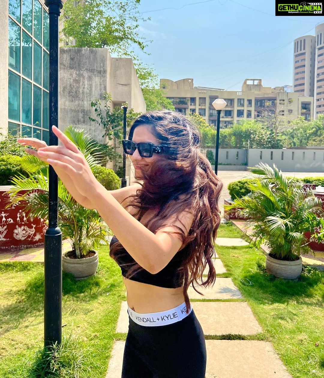Anushka Sen Instagram - 🥳ðŸ¤ðŸ‘»ðŸ¦¦ðŸ’ƒ