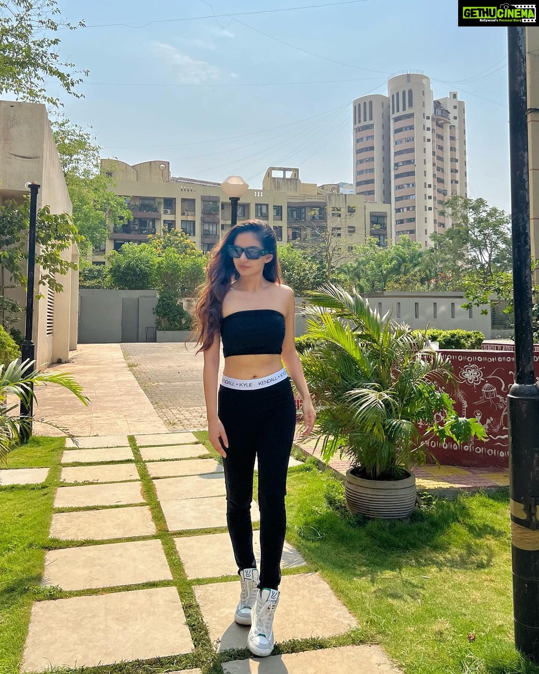 Anushka Sen Instagram - just like magic 🪄