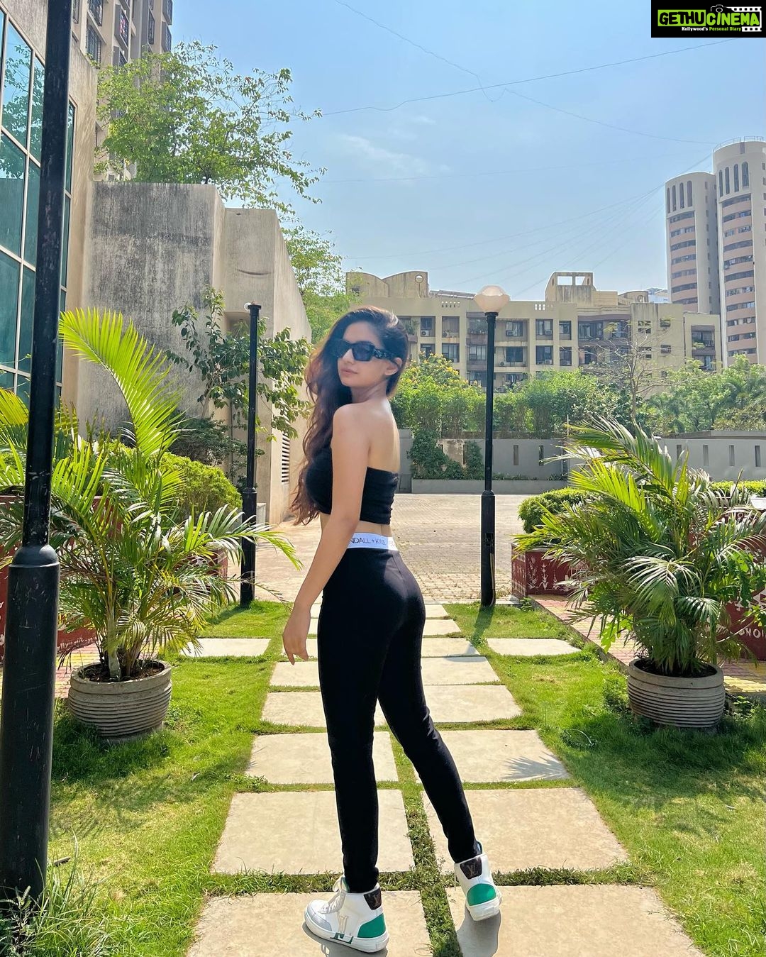 Anushka Sen Instagram - just like magic 🪄