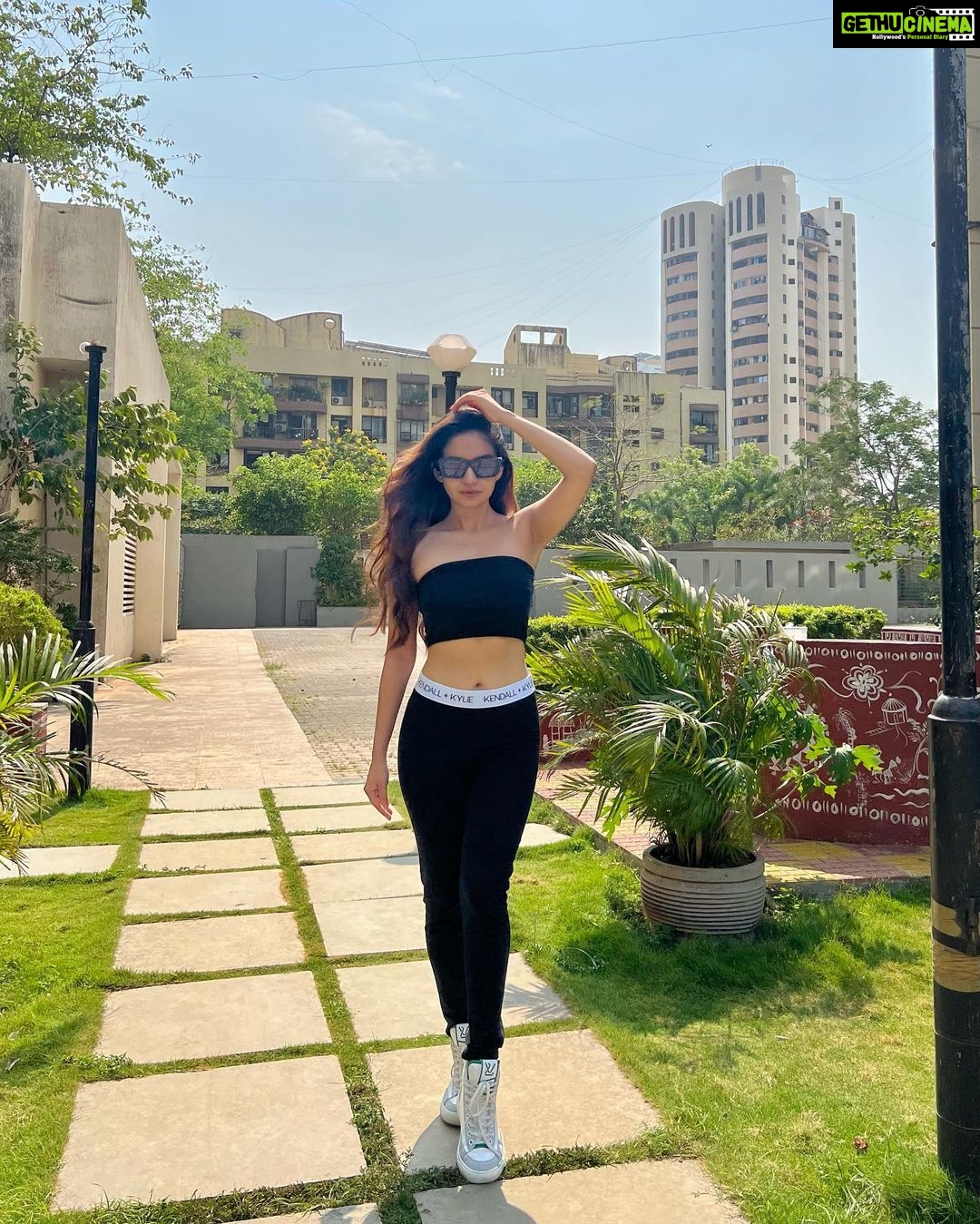 Anushka Sen Instagram - just like magic 🪄