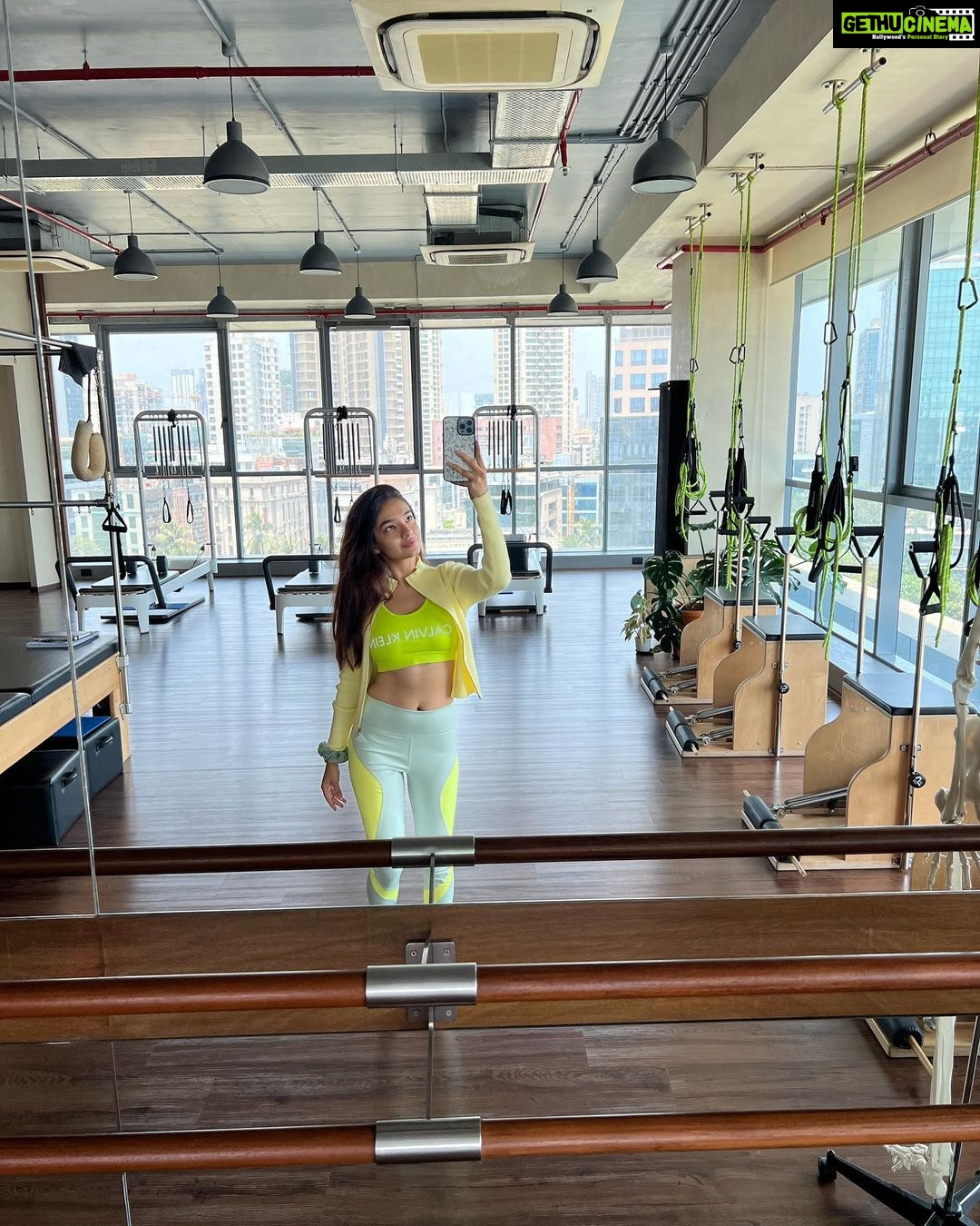 Anushka Sen Instagram - Tuesday Tales 🧜♀️✨🤍