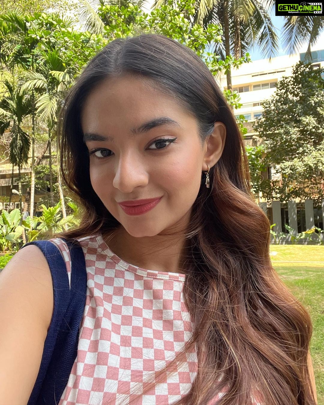 Anushka Sen Instagram - Sen ki Selfies 🤭💁♀️💕