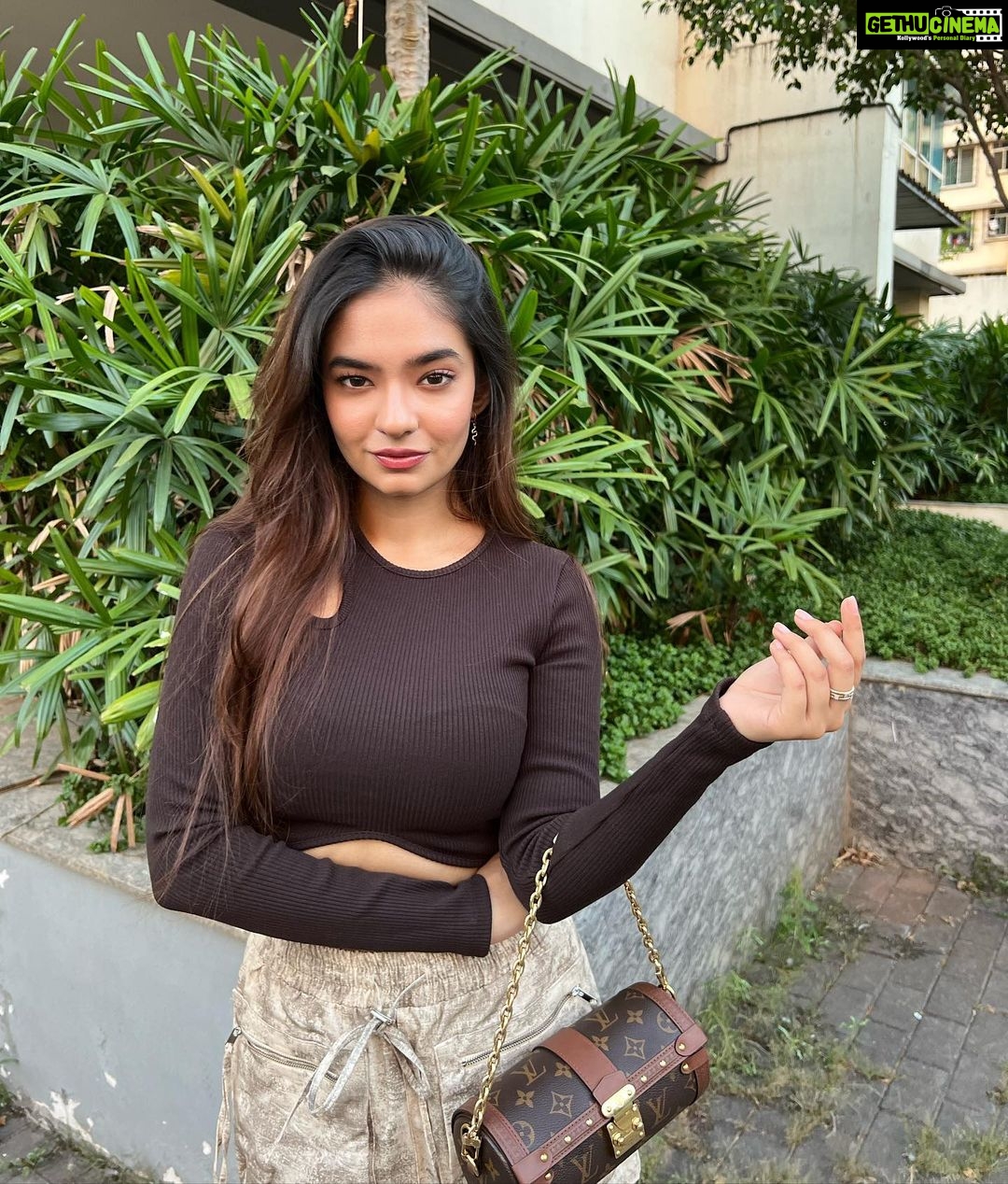 Anushka Sen Instagram - thinkin of getting brownies and waffles 🧇