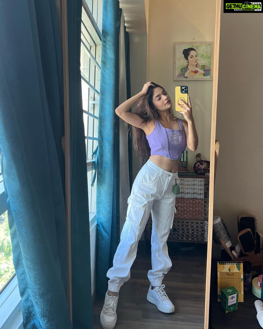 Anushka Sen Instagram - Rose coloured lenses 🐣