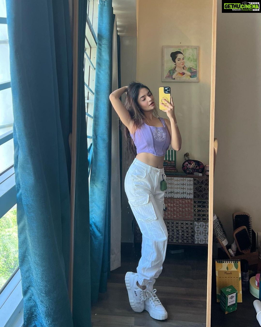Anushka Sen Instagram - Rose coloured lenses 🐣