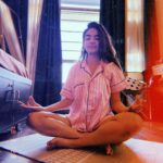 Anushka Sen Instagram - vibe of the week 🎧🦋✨🧿