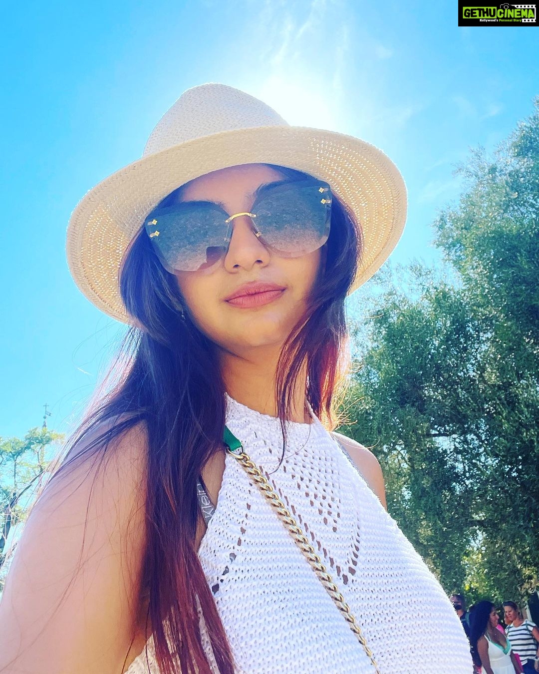 Anushka Sen Instagram - missing Venice ☀️🦦💕🧁🦋 Venice, Italy