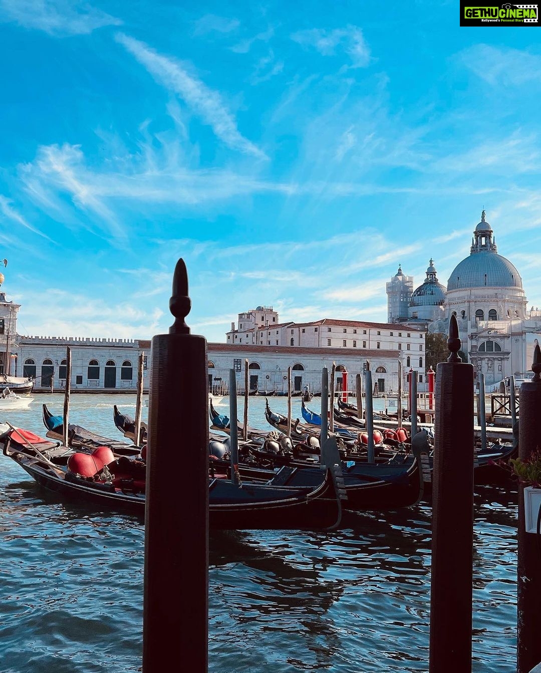 Anushka Sen Instagram - missing Venice ☀️🦦💕🧁🦋 Venice, Italy