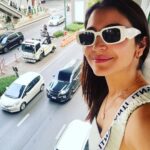 Anushka Sharma Instagram - Didn’t do much on this short work trip to Bangkok so here’s my selfies with one of the most talked about things in Bangkok - Traffic! ✌️