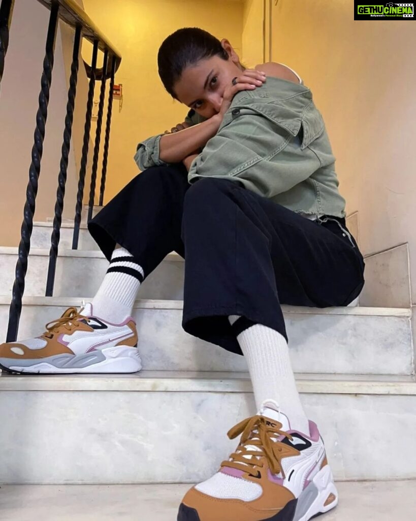 Anushka Sharma Instagram - Day: Sunday Mood: Sneakerhead