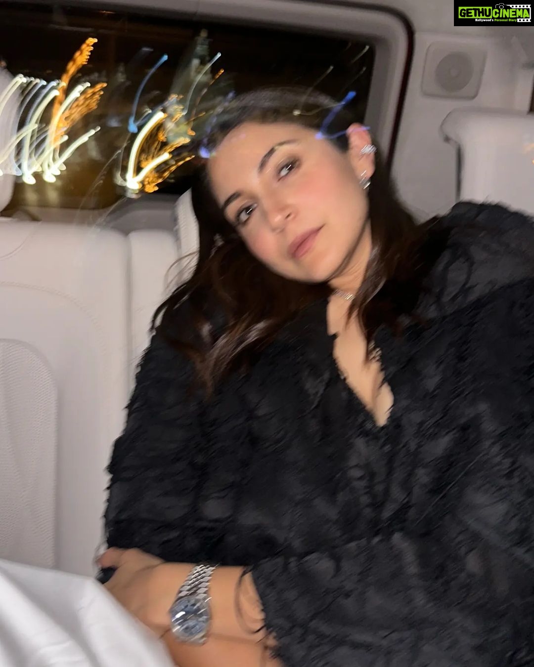 Anushka Sharma Instagram - Last dump for the year! 🖤🪩. Photos by - Hubster @virat.kohli ❤️