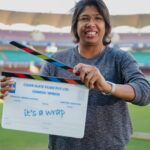 Anushka Sharma Instagram - It’s a wrap on #ChakdaXpress and thank you @JhulanGoswami for the final clap to bring an end to the shoot! 💙🎬🏏 #ComingSoon #ChakdaXpressOnNetflix @netflix_in @renukash710 @official_mahesh_thakur @anshul14chauhan @officialcsfilms @kans26 @prositroy @pratik8shah #TusharKantiRay @abhishek_baner_jee @anishjohn83 @nikhelg9 @saurabhma @rajneesh5258 @lifaafa_ @veerakapuree @narenandbenedict @anti.casting @ankitmalik3 @nikitashak @tamalsen @ze_iyer #akshatverma @manasmittal