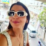 Anushka Sharma Instagram - Didn’t do much on this short work trip to Bangkok so here’s my selfies with one of the most talked about things in Bangkok - Traffic! ✌️