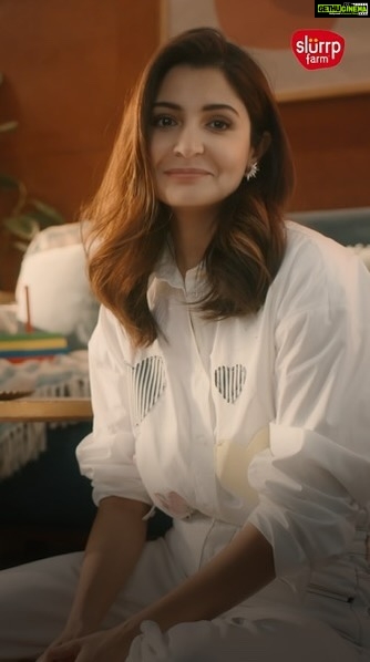 Anushka Sharma Instagram - If only there was a magic wand to make every meal nutritious for the kids, right? Well, at least there’s the strength and support that parents find in each other, making this journey a little easier. ✨ Join ‘Yes Moms’, a community to learn-connect-nourish and give our children the perfect balance of health and yummyness. 💛 @slurrpfarm #SlurrpFarm #YesMoms #MadeByTwoMothers #Millet #MomCommunity #YesKaTimeAaGaya