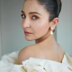 Anushka Sharma Instagram - 🤍 @festivaldecannes @lorealparis @richardquinn @gianvitorossi @chopard @puneetbsaini @yiannitsapatori @priyankarkapadia @vaishnavpraveen @thehouseofpixels #WalkYourWorth #Cannes2023
