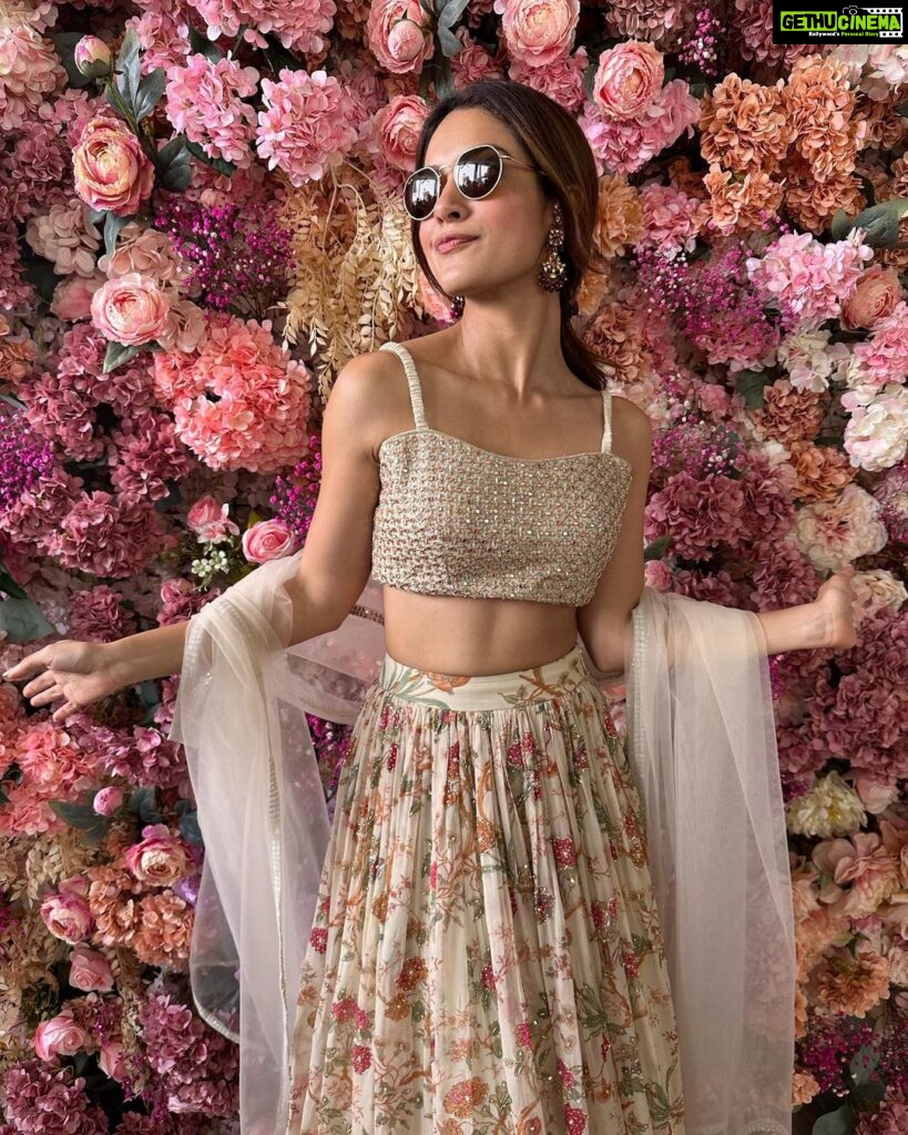 Anya Singh Instagram - Felt like a 🌸 Outfit- @paulmiandharsh @viralmantra Styled by @mohitrai with @ruchikrishnastyles Assisted by @muskanduaaa