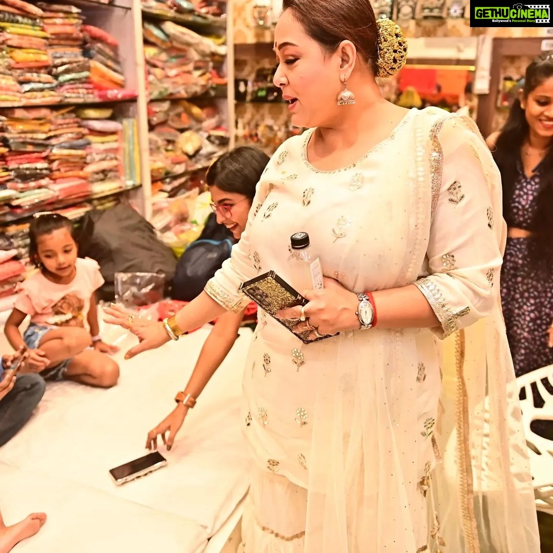 Aparajita Auddy Instagram - নববর্ষের সারাদিন