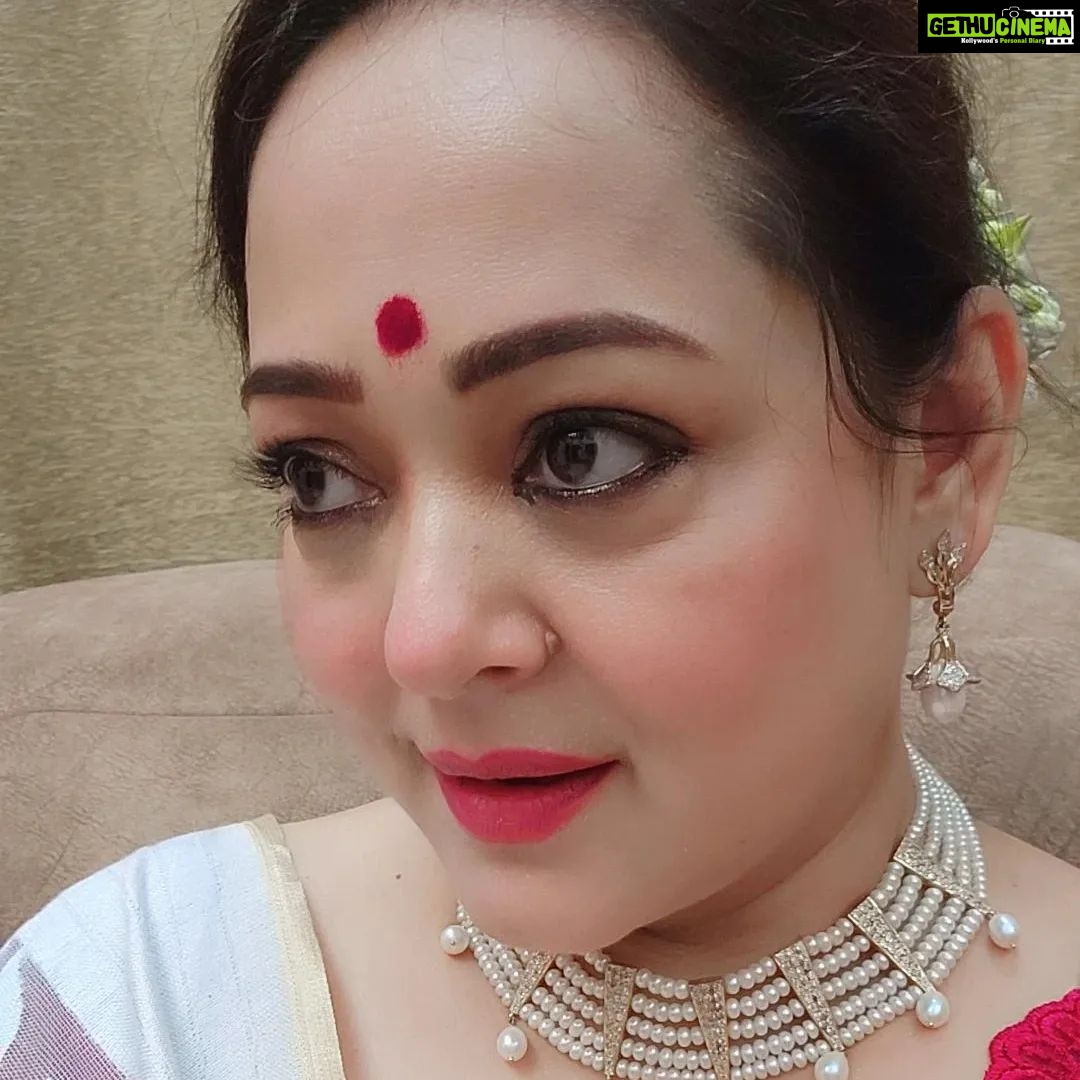 Aparajita Auddy Instagram - নববর্ষের সারাদিন
