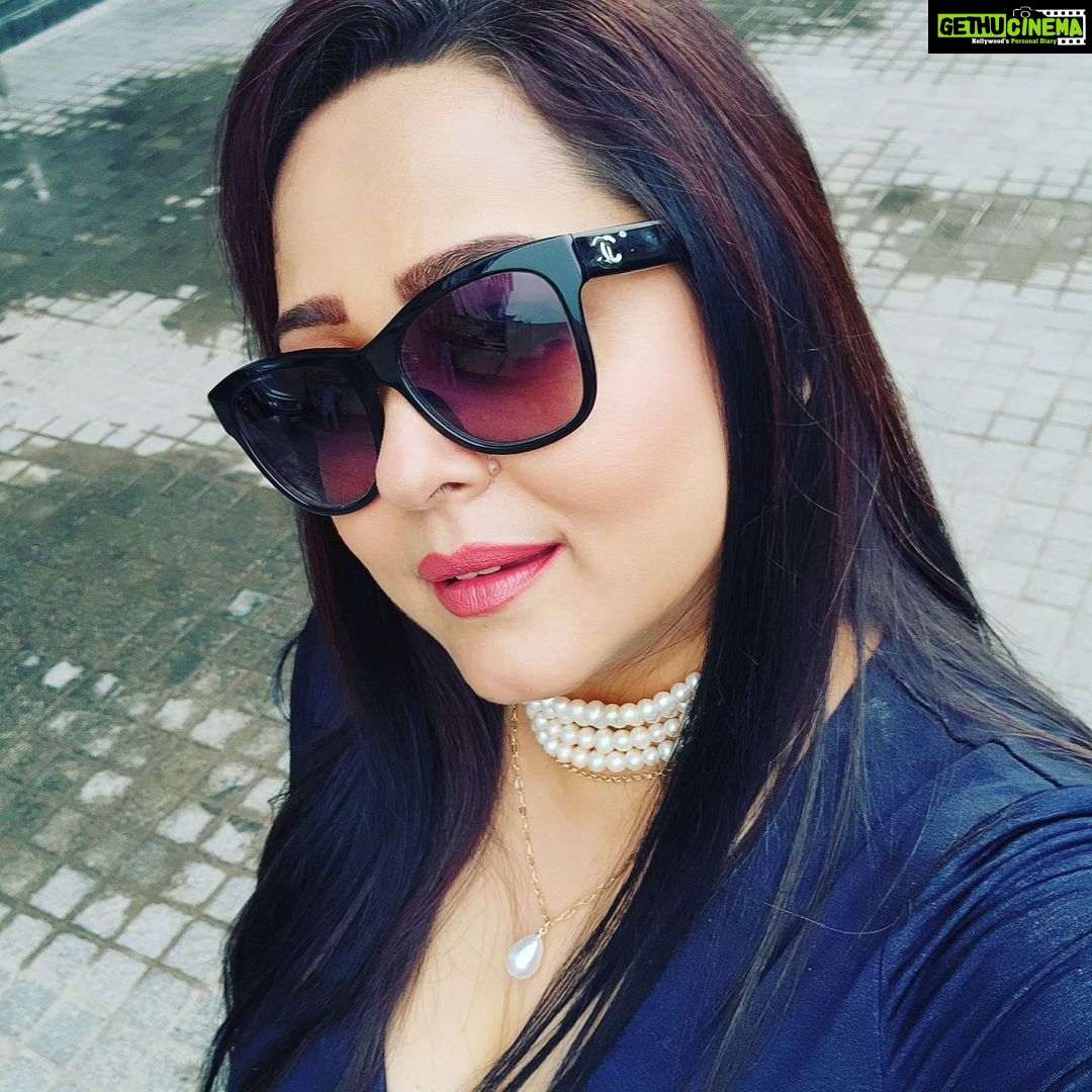 Aparajita Auddy Instagram - When it comes to Dolce and Gabbana, the style of the rose-tinted glasses is truly unique and different.