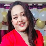 Aparajita Auddy Instagram - মেঘের মতো ভিজবো না আর একা, কলম ধরি, লিখবো পদ্য সারি; ডায়েরি জুড়ে কাটাকুটির আদর, এইটুকুই যে প্রেম করতে পারি..#reelsindia #viral#Instagram
