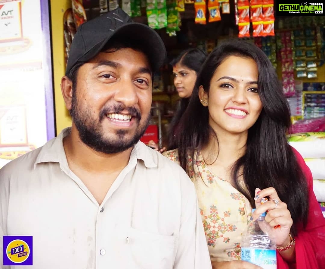 Aparna Das Instagram - Sreeja wishing manu a very happy b'day ππβ€β€ #birthday #vineethsreenivasan #manoharam. . . . So lucky to have met you in life. Respect you for such an amazing person you are. Stay the same and live longgggg vineethetta !!! πβ€