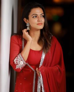Aparna Das Instagram - ♥️
.
Styling: @gayathribalasubramanian21 
Outfit: @label_afeera
Captured by: @sat_narain @dhivakar_09 & team
