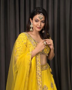 Aparna Das Instagram - 🌻

Outfit @savinidii_official 
Styling @gayathribalasubramanian21
Make up @kaviyaartistry_off
Shot by @crackjackphotography 
Jewellery @fineshinejewels