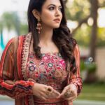 Aparna Das Instagram - You are your own rainbow 🌈 . Styling: @gayathribalasubramanian21 for audio launch of #DADA ♥️ Outfit: @thorkal_couture_official Accessories: @mspinkpantherjewel PC: @crackjackphotography Makeup : @vyshalisundaram_hairstylist